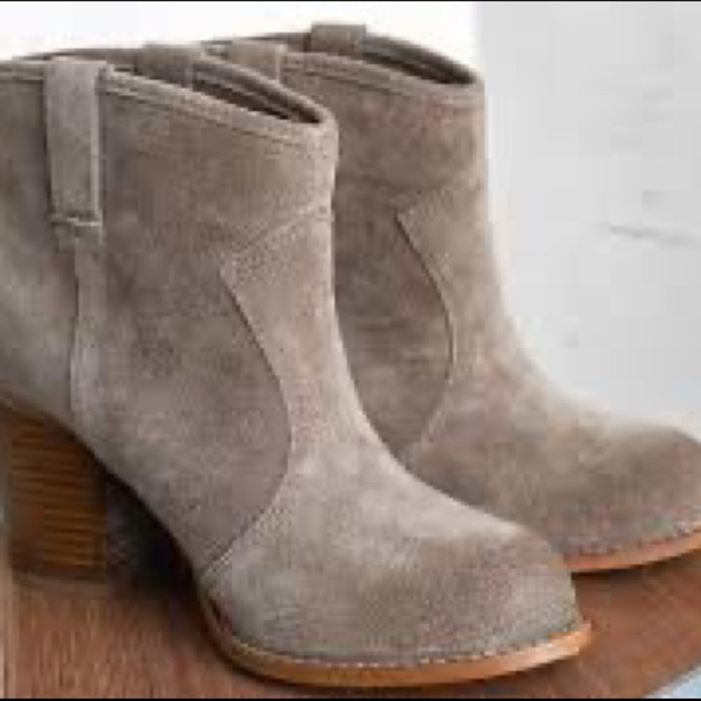 Splendid Women’s Gray Suede Lakota Ankle Booties 6